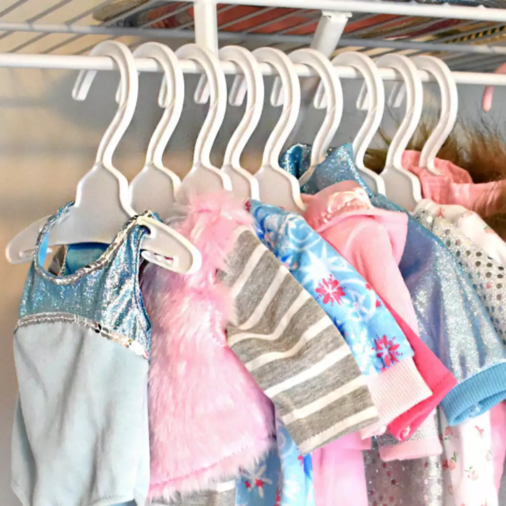 TeamsonUS Sophia's 7 1/2" Plastic Hangers 10 Pack Set For 18" Dolls, White Kids 5 TeamsonUS Sophia's 7 1/2" Plastic Hangers 10 Pack Set For 18" Dolls, White Kids